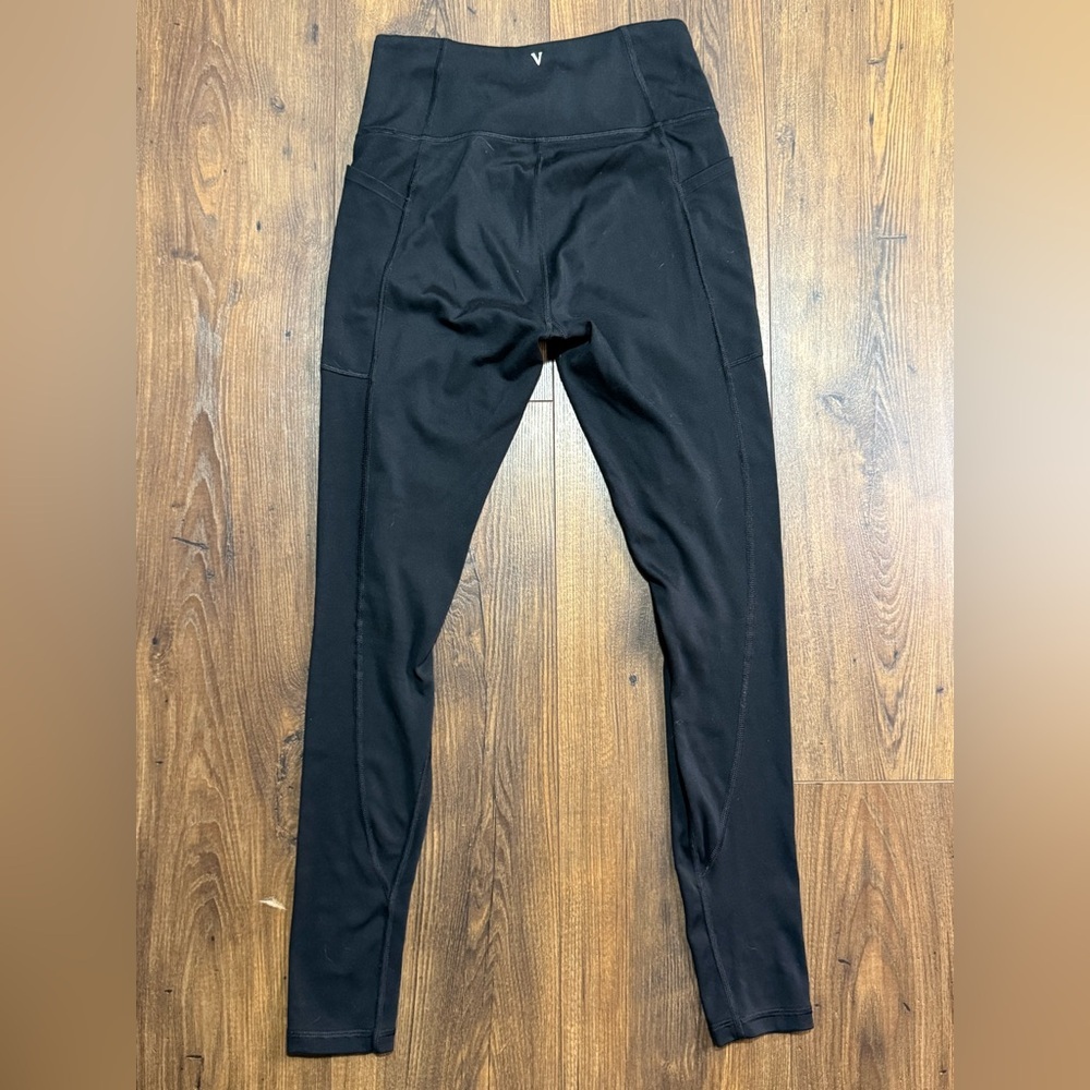 Victoria's Secret Black Activewear Leggings Size 4 Pockets High Rise Gold V Logo - Picture 4 of 8